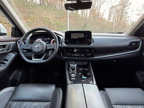 Used 2023 Nissan Rogue Platinum w/ Platinum Premium Package image 12