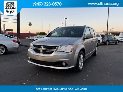 Used 2019 Dodge Grand Caravan SXT w/ Driver Convenience Group