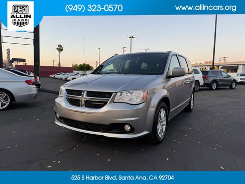 Used 2019 Dodge Grand Caravan SXT w/ Driver Convenience Group image 1