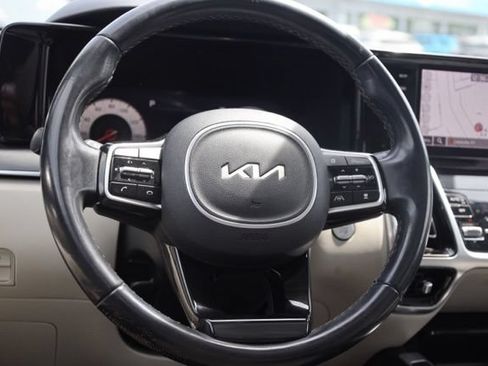 Used 2023 Kia Sorento SX AWD/4WD image 12