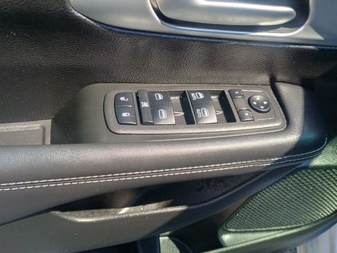 Used 2023 Chrysler Pacifica Touring-L w/ S Appearance Package AWD/4WD image 22