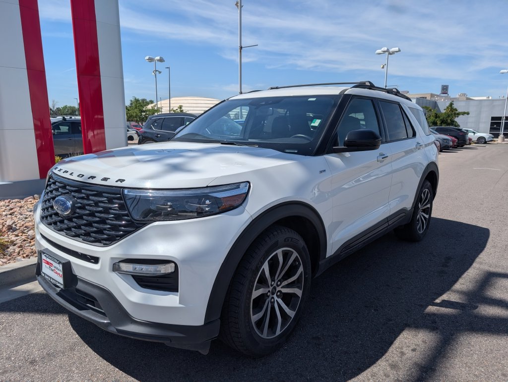 Used 2024 Ford Explorer ST-Line w/ Class IV Trailer Tow Package AWD/4WD image 3