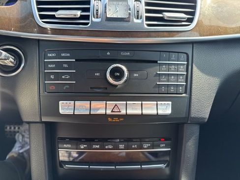 Used 2016 Mercedes-Benz E 350 4MATIC Sedan image 29