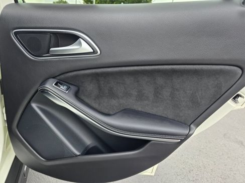 Used 2018 Mercedes-Benz GLA 250 4MATIC image 25