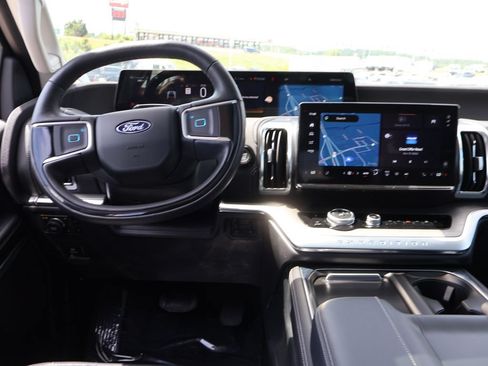 Certified 2025 Ford Expedition Platinum AWD/4WD image 21