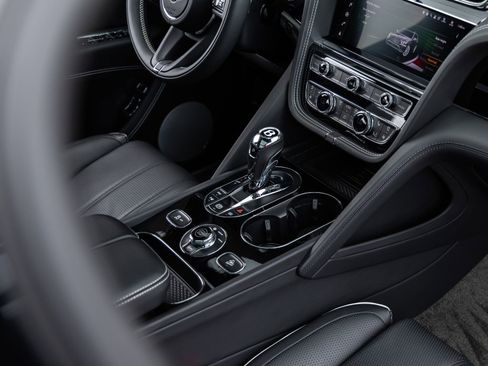 Used 2023 Bentley Bentayga AWD/4WD image 33