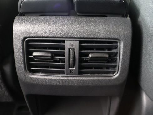 Used 2023 Nissan Rogue S image 43