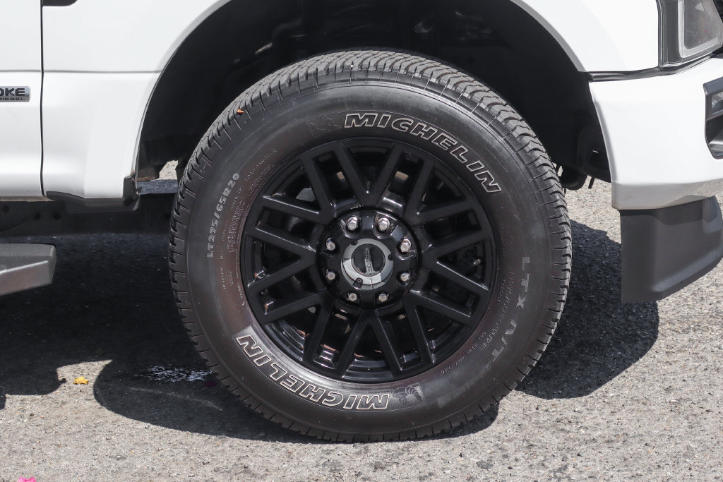 Used 2022 Ford F350 Lariat w/ Black Appearance Package AWD/4WD image 49