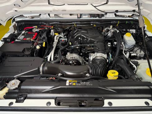 Used 2018 Jeep Wrangler Unlimited Sport S AWD/4WD image 42