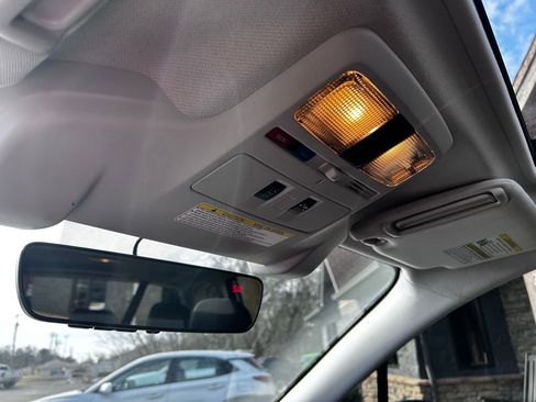 Used 2017 Subaru Forester 2.5i Premium image 22