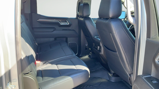 Used 2023 Chevrolet Silverado 1500 RST w/ Z71 Off-Road Package AWD/4WD image 22