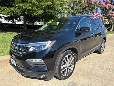 Used 2017 Honda Pilot Elite image 4