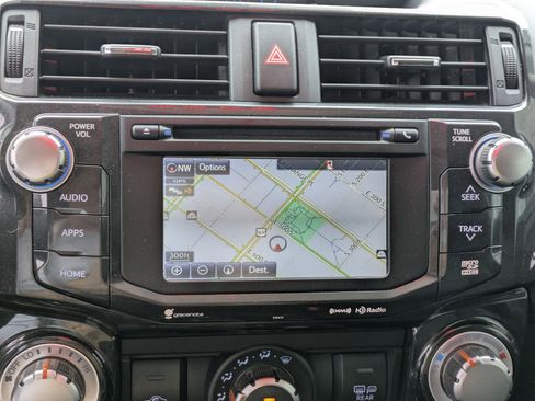 Used 2018 Toyota 4Runner TRD Off-Road Premium AWD/4WD image 21