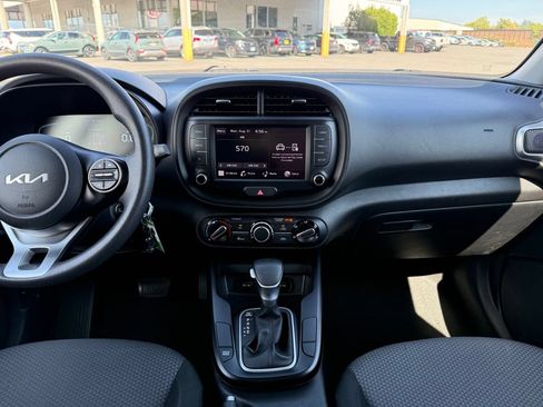 Used 2024 Kia Soul LX w/ Option Group 015 FWD image 21