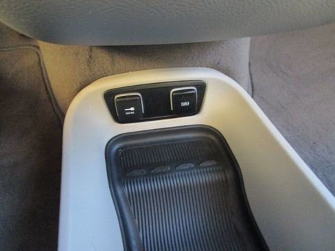 Used 2017 Chrysler Pacifica Touring-L w/ Tire & Wheel Group image 14