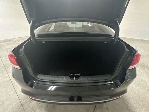 Used 2018 Kia Optima LX w/ 17" Alloy Wheels Package FWD image 23