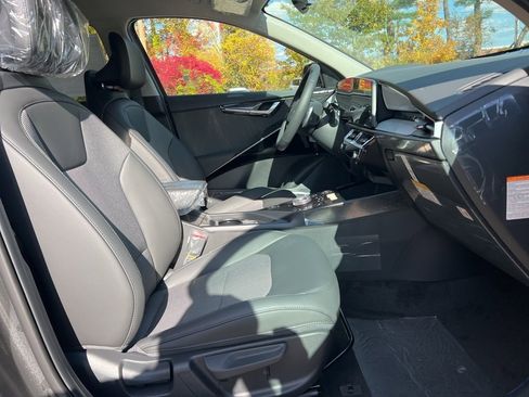 New 2025 Kia Niro Wind image 14