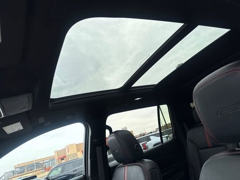 Used 2024 Chevrolet Traverse RS w/ LPO, Floor Liner Package image 21