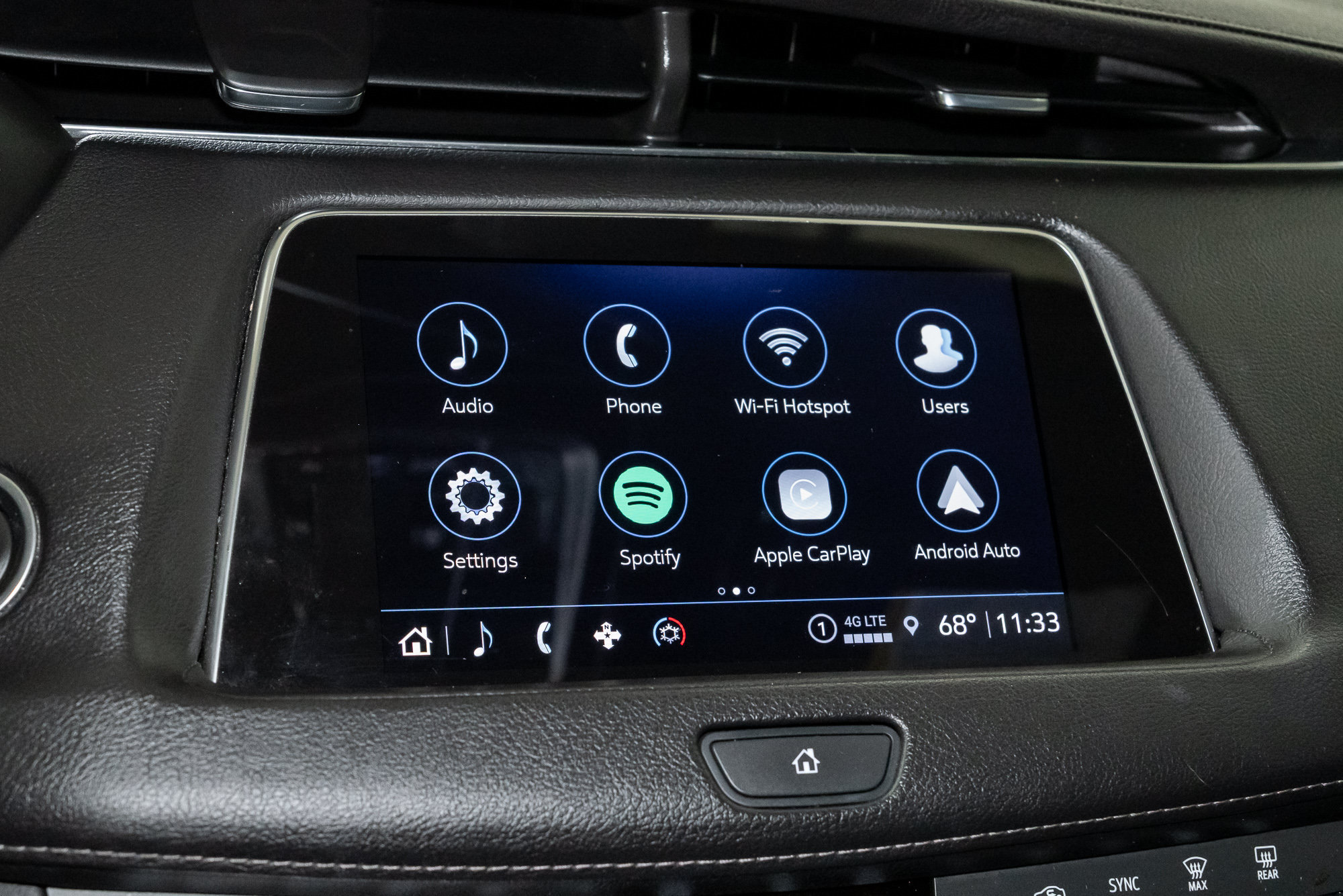 Used 2023 Cadillac XT4 Premium Luxury FWD image 17