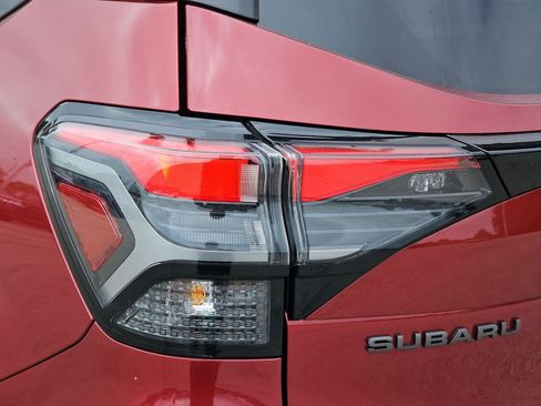 Certified 2025 Subaru Forester Premium AWD/4WD image 39