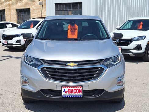 Used 2020 Chevrolet Equinox LS w/ LS Convenience Package image 3