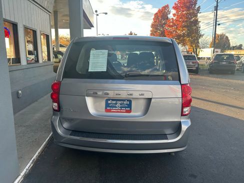 Used 2016 Dodge Grand Caravan American Value Package image 23