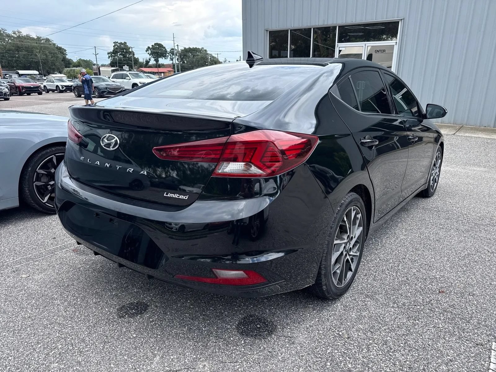 Used 2019 Hyundai Elantra Limited w/ Cargo Package FWD image 7