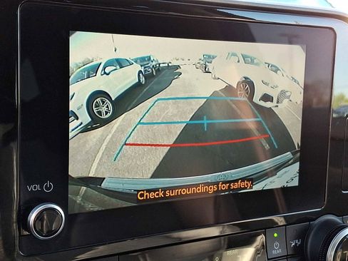 Used 2023 Toyota Highlander XLE w/ Protection Package #3 (TMS) AWD/4WD image 17