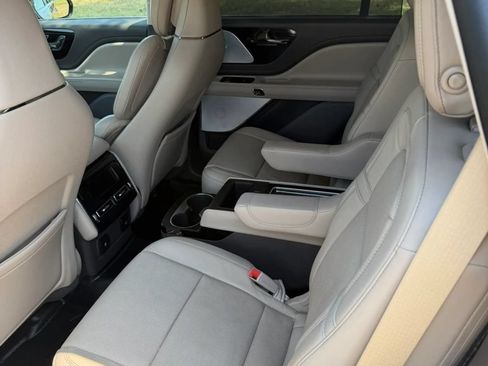 Used 2020 Lincoln Aviator Reserve w/ Equipment Group 202A AWD/4WD image 12
