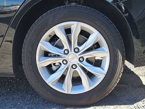 Used 2025 Chevrolet Malibu LT image 5