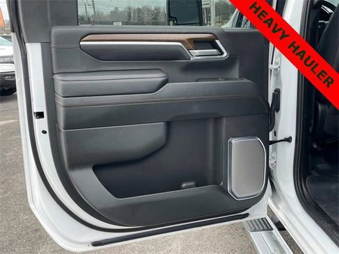 Used 2024 Chevrolet Silverado 3500 High Country w/ High Country Premium Package image 9