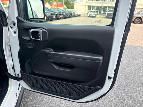 Used 2023 Jeep Wrangler Unlimited Sport AWD/4WD image 32