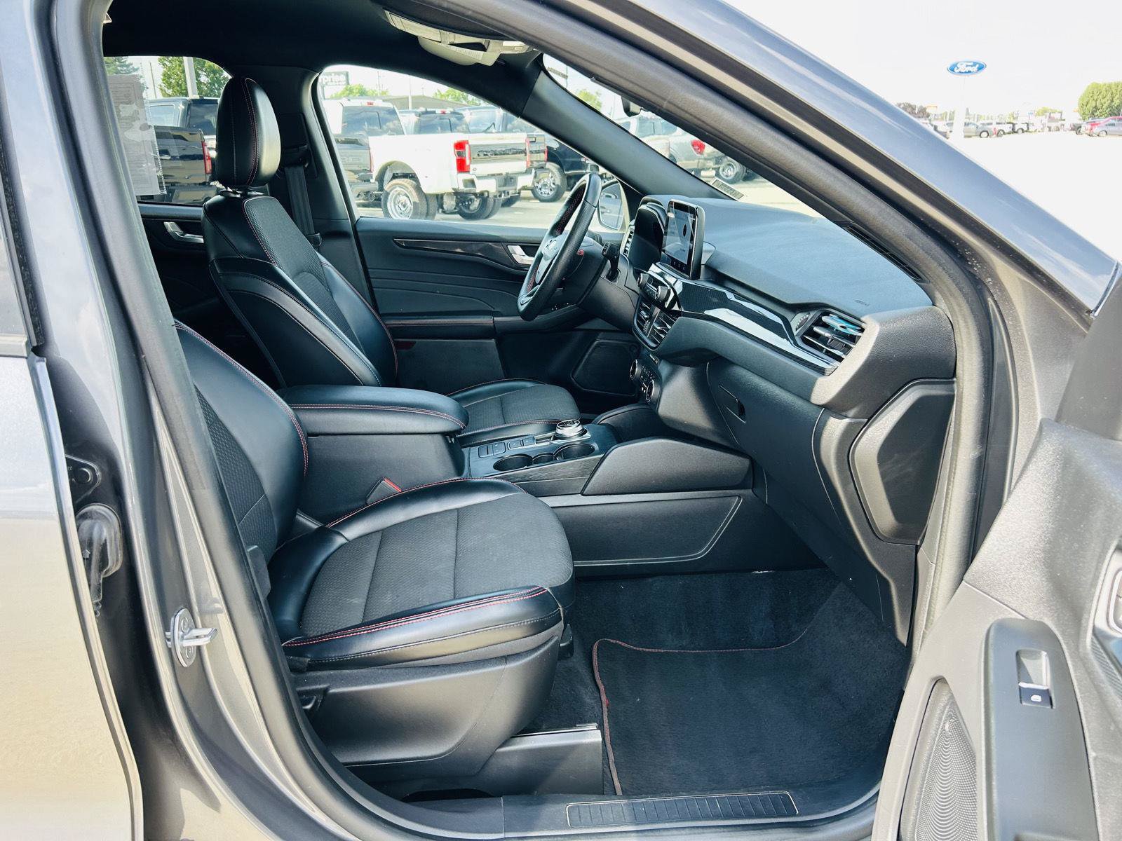 Used 2023 Ford Escape ST-Line FWD image 30