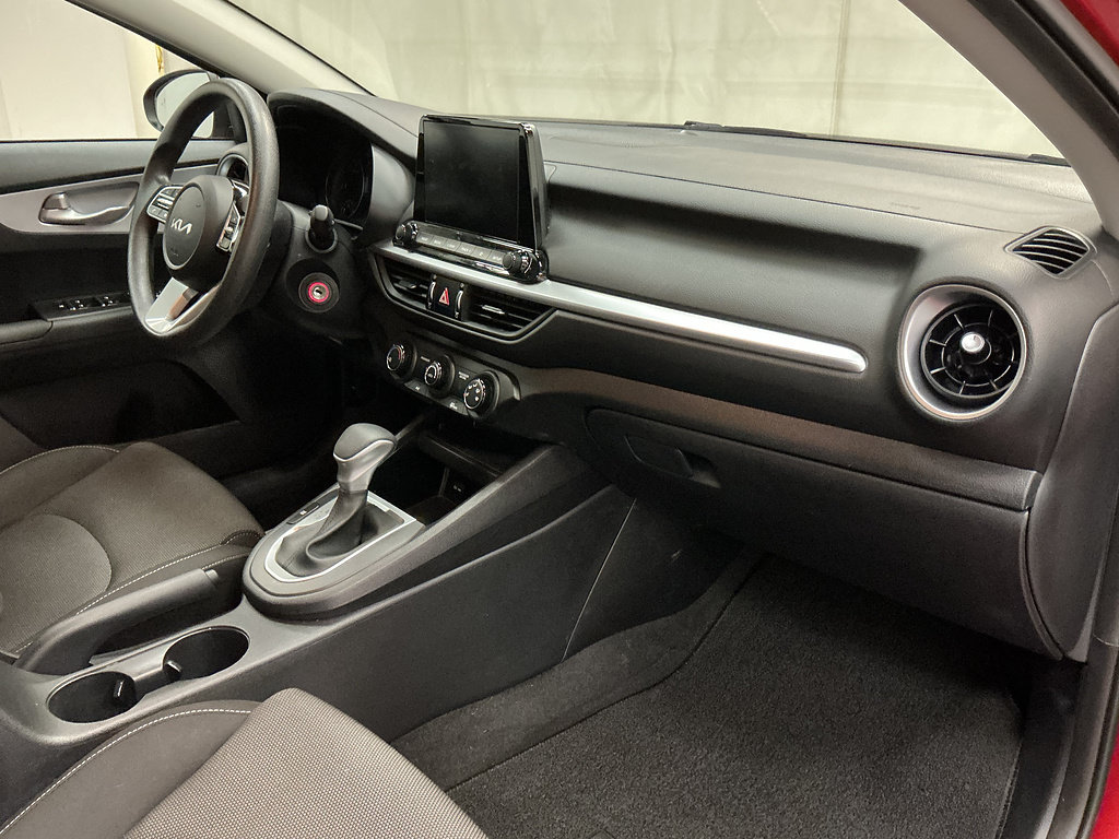 Used 2024 Kia Forte LXS w/ LXS Technology Package FWD image 28