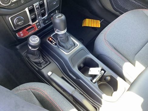 New 2025 Jeep Wrangler Rubicon w/ XTREMEE 35" Tire Package image 18