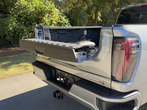 New 2026 GMC Sierra 2500 AT4 w/ AT4 Premium Plus Package image 6