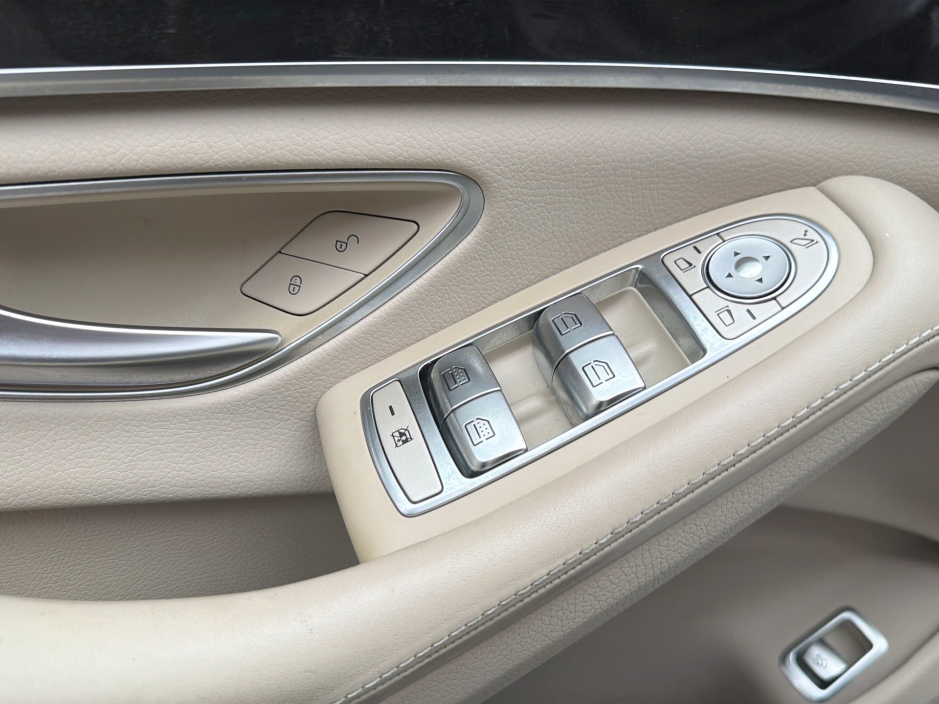 Used 2020 Mercedes-Benz S 560 Sedan image 15