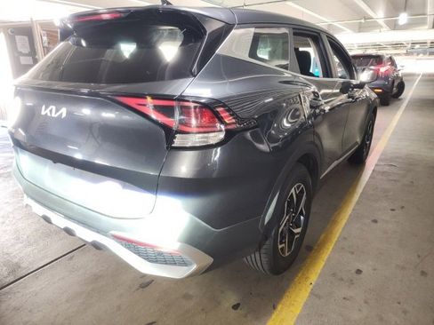 Used 2024 Kia Sportage LX image 3