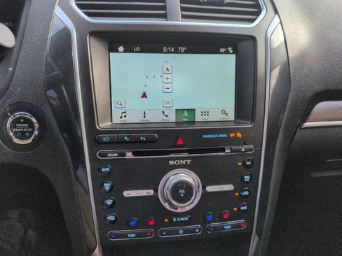 Used 2018 Ford Explorer Limited w/ Equipment Group 301A image 10