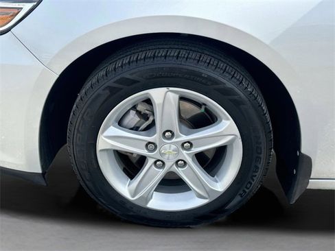 Used 2020 Chevrolet Malibu LS image 40