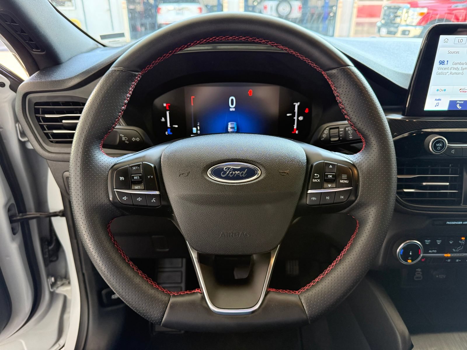 Used 2025 Ford Escape ST-Line Select AWD/4WD image 14