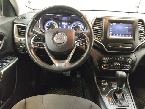 Used 2019 Jeep Cherokee Latitude w/ Cold Weather Group AWD/4WD image 22