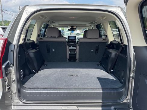 Used 2022 Lexus GX 460 Premium w/ Accessory Package AWD/4WD image 17