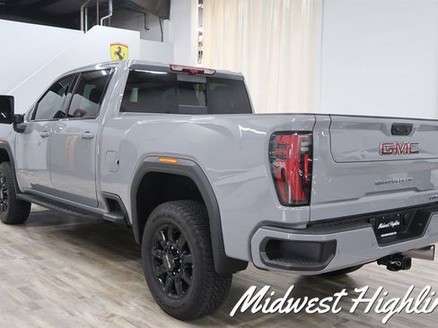 Used 2025 GMC Sierra 2500 AT4 w/ AT4 Premium Plus Package AWD/4WD image 11