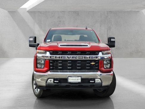 Used 2021 Chevrolet Silverado 2500 LT w/ Convenience Package image 2