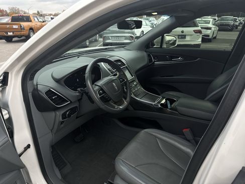 Used 2019 Lincoln Nautilus Reserve image 10