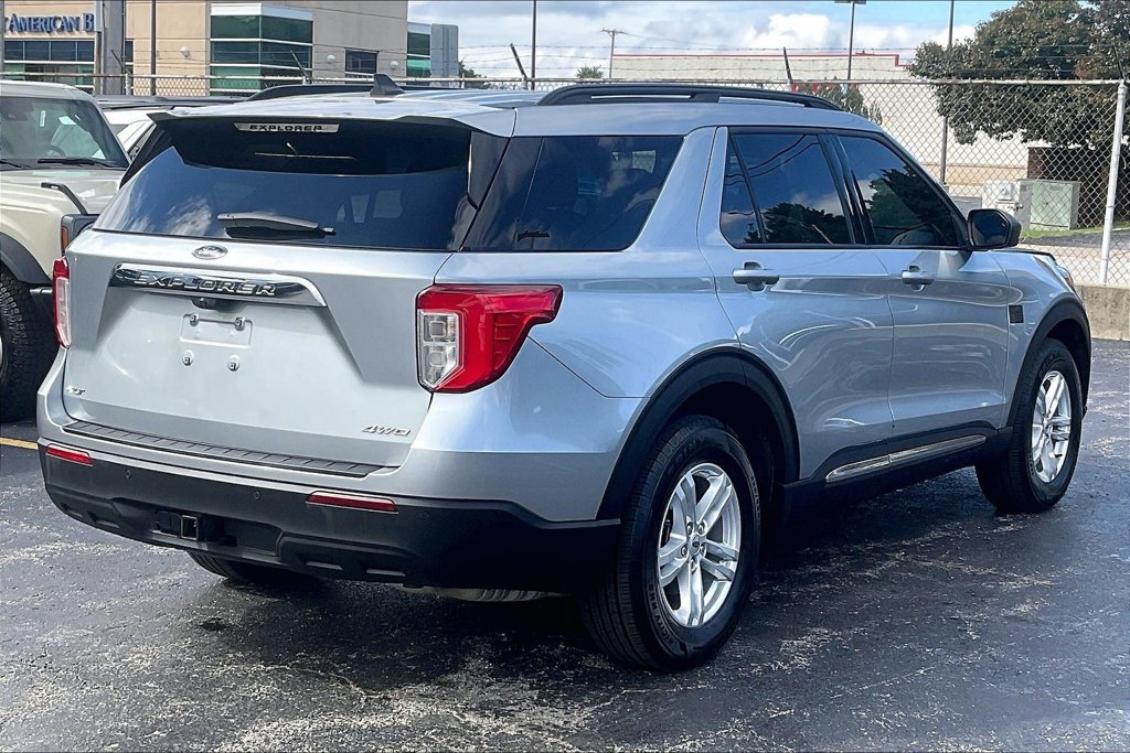 Certified 2023 Ford Explorer XLT w/ Class IV Trailer Tow Package AWD/4WD image 12