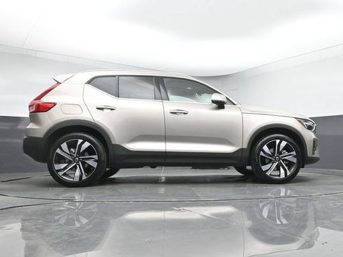 Used 2024 Volvo XC40 B5 Ultimate AWD/4WD image 39
