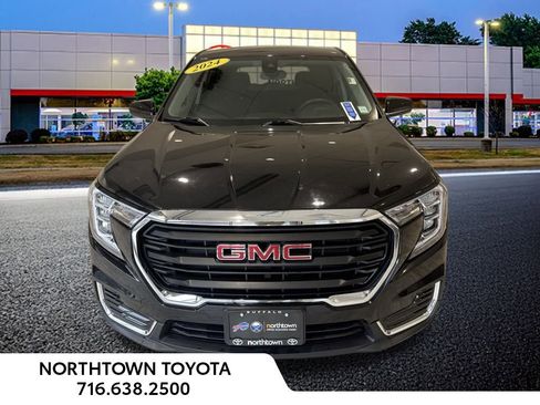 Used 2024 GMC Terrain SLE image 14