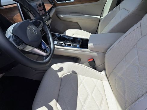 New 2026 Volkswagen Atlas SE image 18